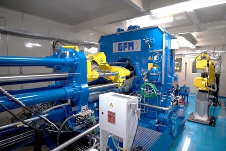 電気自動車（EV）を想定した軽量モーターシャフト量産設備の鍛造機『ラジアルフォージング』の外観画像